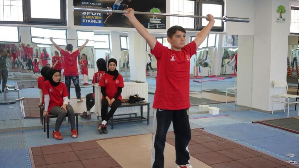  Şehitkamil’de halter kursu açıldı